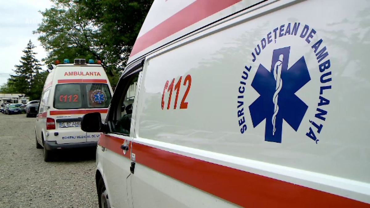Accident de muncă în Românești. Un bărbat a fost lovit de bena unei remorci