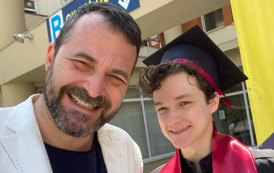 Cum au depășit Andrei Aradits și fiul său, Eric, perioada adolescenței. Care este relația dintre cei doi acum