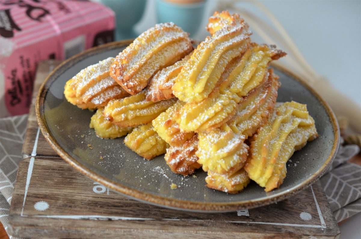 Biscuiți șprițați de casă, cu untură! Rețeta cu care bunicile ne-au îndulcit copilăria!