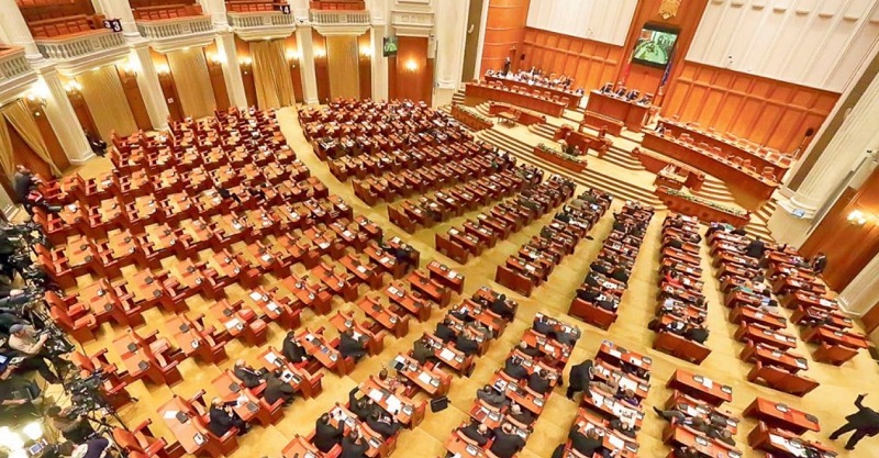 Curățenia de primăvară în Parlament: 240 de posturi au fost tăiate la Camera Deputaților. Ce urmează