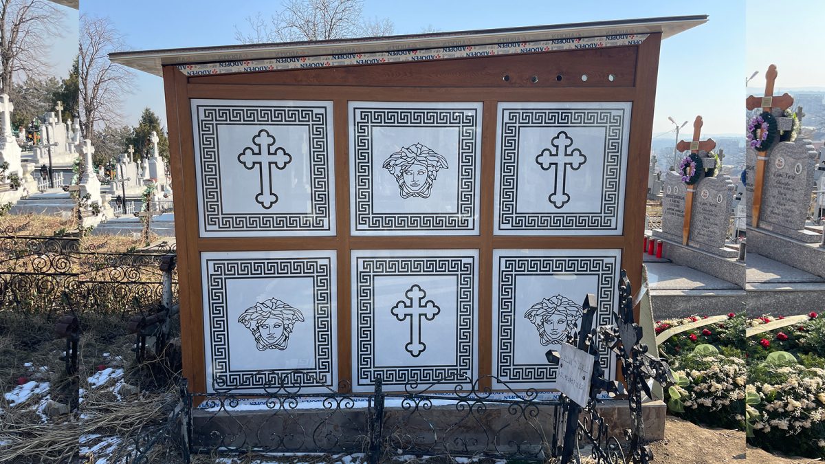 A fost construit cel mai „valoros” cavou din Cimitirul „Sfântul Vasile”, din Iași. Este din termopan, sub „licența” Versace. Iată ce preț atinge totul