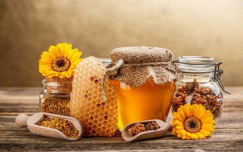 Ce boli vindecă mierea. Care sunt proprietățile terapeutice ale produsului natural