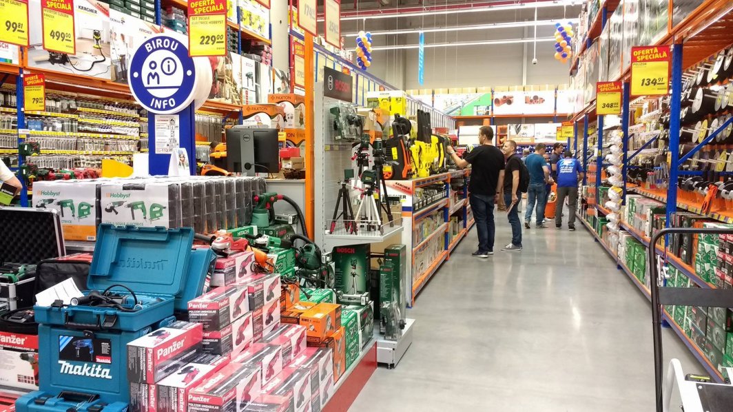 Se fac angajări la cea mai mare companie românească de bricolaj! Ce condiții trebuie să îndeplinească viitorul angajat