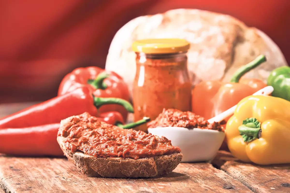 Zacuscă de pește pentru iarnă. Rețeta originală a pescarilor de pe malul Dunării!