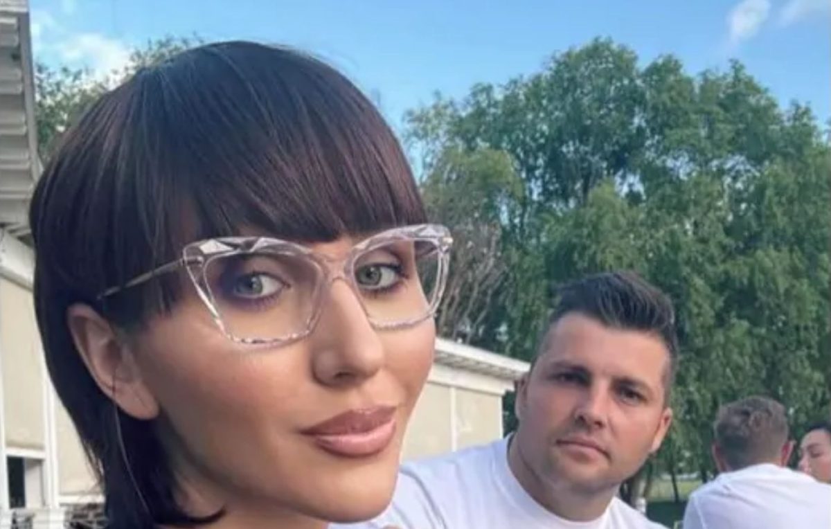 Beni, comportament grosolan față de Dana Roba. Ce îi făcea bărbatul make-up artistei
