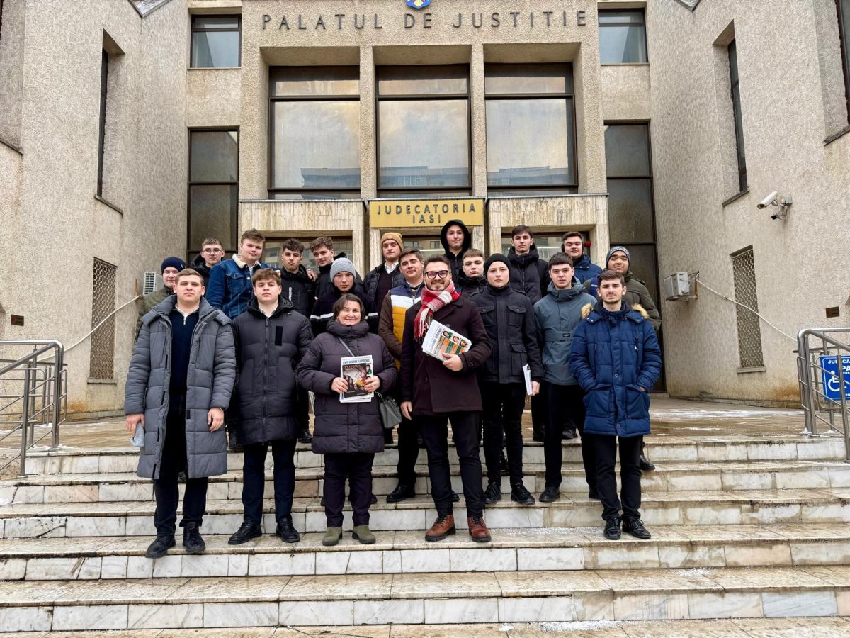 Elevii Seminarului Teologic ,,Sfântul Vasile cel Mare” au vizitat Judecătoria Iași, unde au aflat mai multe despre organizarea sistemului judiciar din România