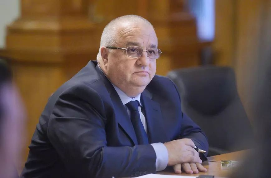 Felix Stroe, fost informator al Securității, vicepreședinte al Comisiei de control SIE. Controverse legate de membri cu condamnări penale și poziții anti-occidentale