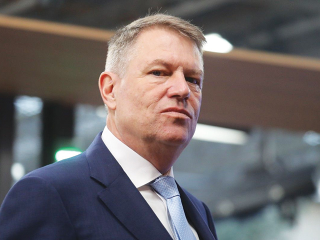 Klaus Iohannis, retrogradat de premier cu un zâmbet pe buze: „În loc de palat, un apartament!”