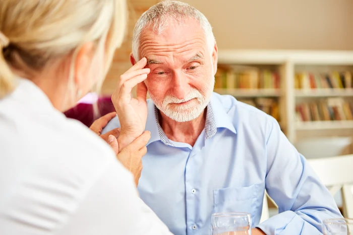 La ce ajută memantina. Beneficii în tratarea simptomelor provocate de boala Alzheimer