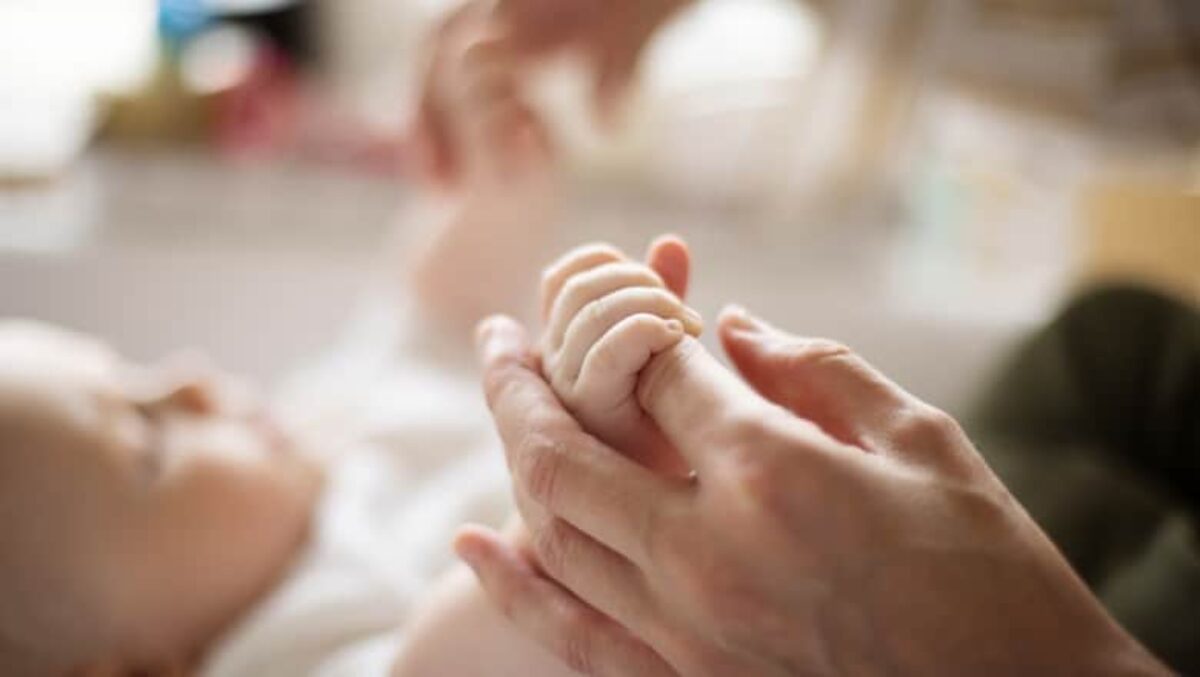 Regulă pentru mamele din România care au beneficiat de concediu de creștere a copilului! Casa de Pensii a făcut anunțul