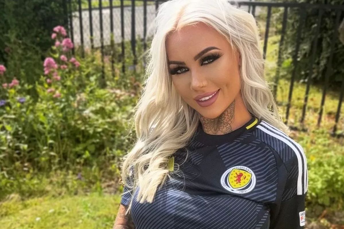 Face OnlyFans și își susține fiica să-i urmeze profesia! Toată familia este mândră de ea!
