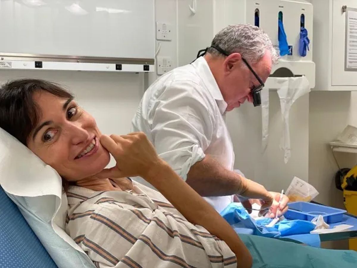 Au trecut prin operații pentru a deveni roboți! Au aparate implantate în corp!