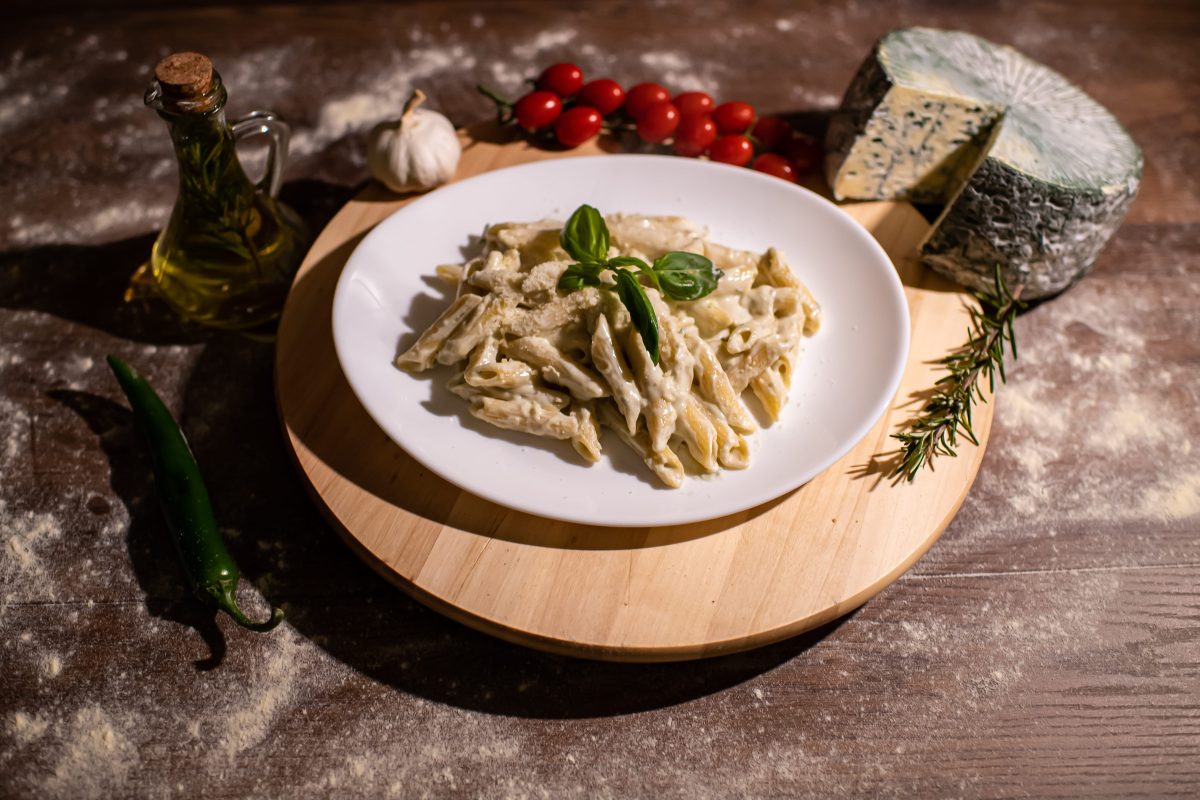 Paste quattro formaggi. O rețetă delicioasă din bucătăria italiană!