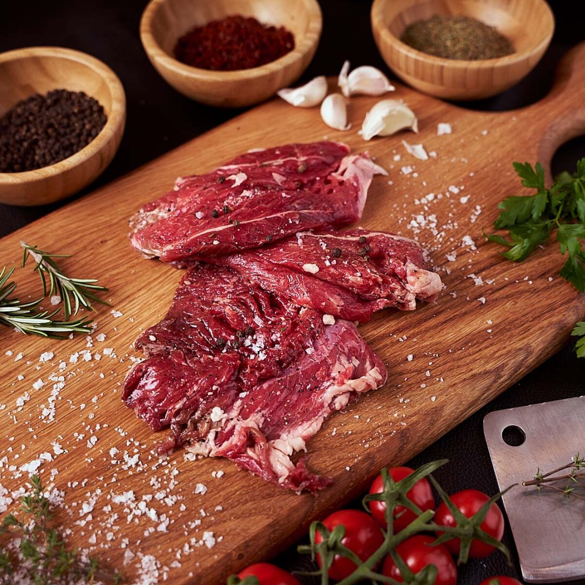 Rețeta tradițională de pastramă de berbecuț. Cum să pregătești un preparat românesc autentic