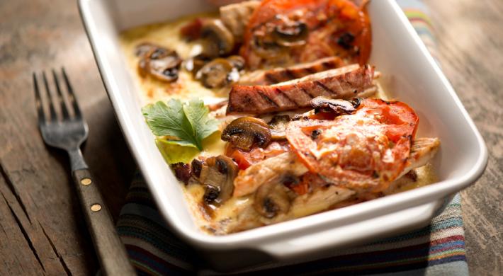 Piept de curcan la cuptor cu legume. O rețetă absolut delicioasă, dar și sănătoasă