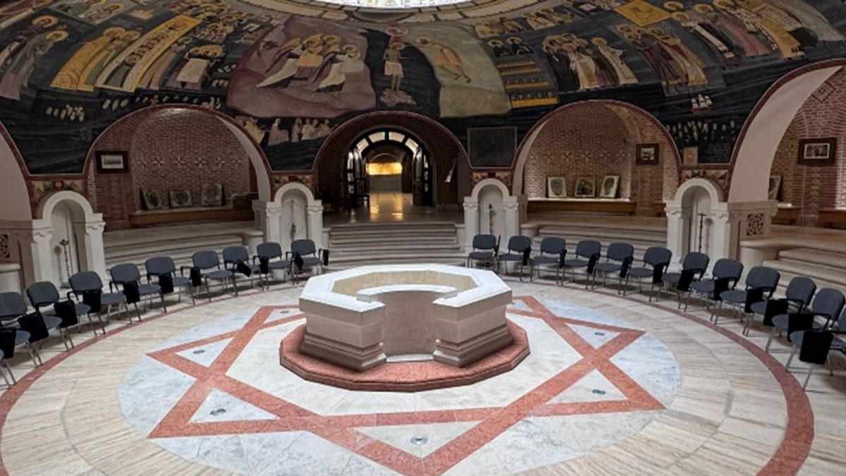 Frescele Mănăstirii „Sfinții Trei Ierarhi”, expuse într-o expoziție la Muzeul Mitropolitan din Iași