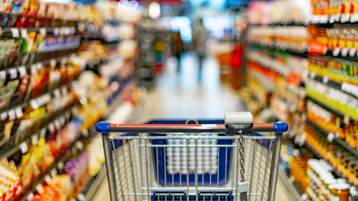 Ce se întâmplă cu prețul celor mai cumpărate produse din România! Vestea i-a surprins pe cetățeni