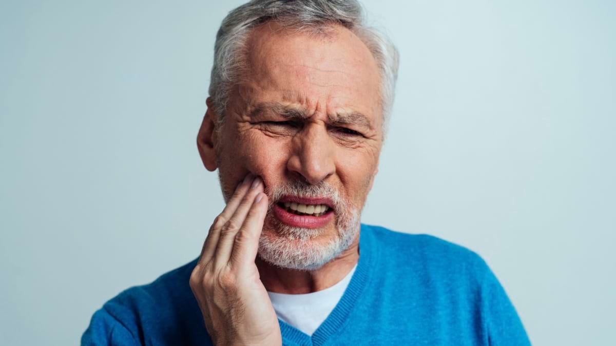 Obiceiuri care îți distrug dinții! Care sunt greșelile frecvente care afectează smalțul dentar