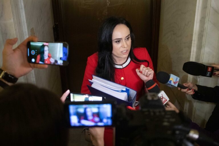 Scandal uriaș! PSD-ista Simona Bucura Oprescu a fugit când a fost întrebată despre pensiile românilor