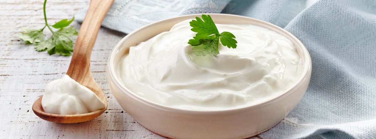 Cum să faci smântână fermentată acasă. Pregătește cel mai delicios sos alb pentru paste