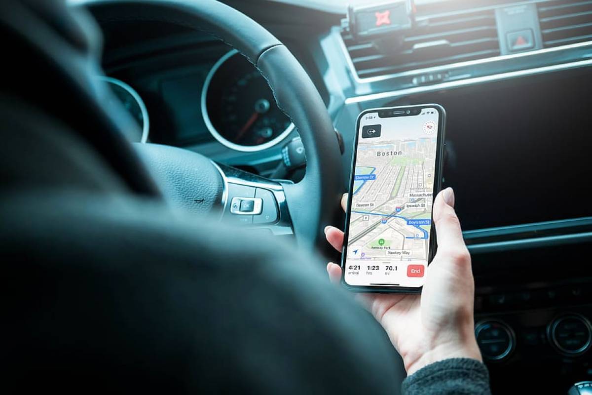 Avertisment pentru șoferii care folosesc aplicații mobile de trafic! Cum pot fi înșelați
