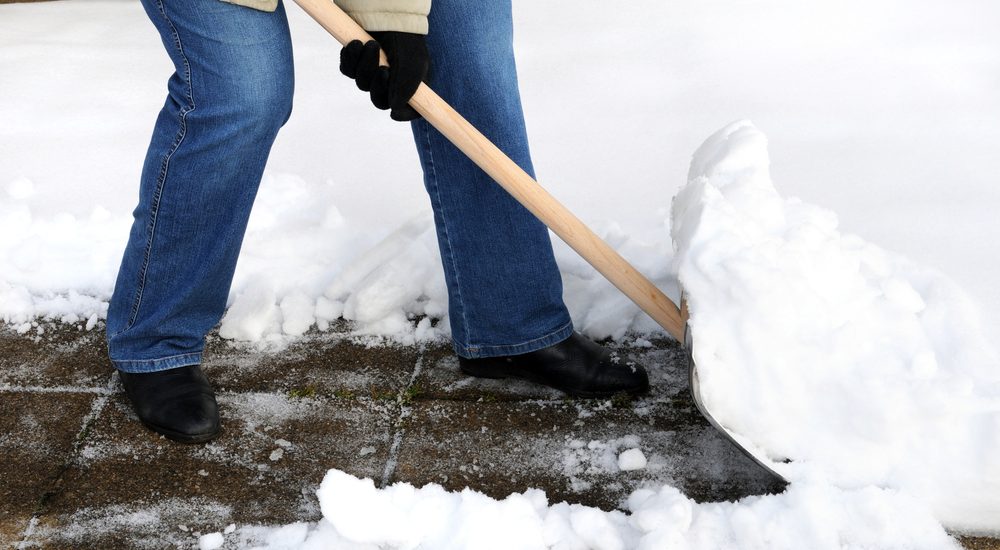 Țara în care turiștii plătesc să dea zăpada cu lopata! Deszăpezirea a devenit activitate de relaxare