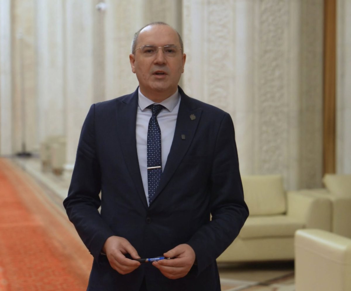 Deputatul Silviu-Octavian Gurlui cere explicații ministrului Daniel David privind eliminarea geografiei din licee (P)