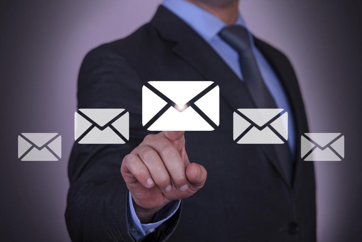 Email sau e-mail, care este diferența? Iată cum se scrie corect!