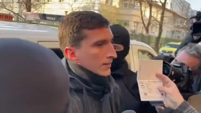 Peşchir a contestat arestarea sa preventivă. El acuză poliția de abuzuri