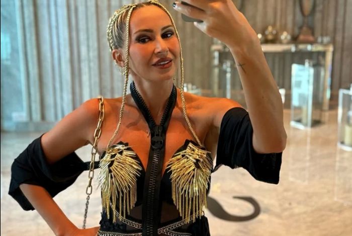 Crina Abrudan a făcut ravagii în vacanța din Dubai! Are o siluetă apreciată și de Cătălin Botezatu