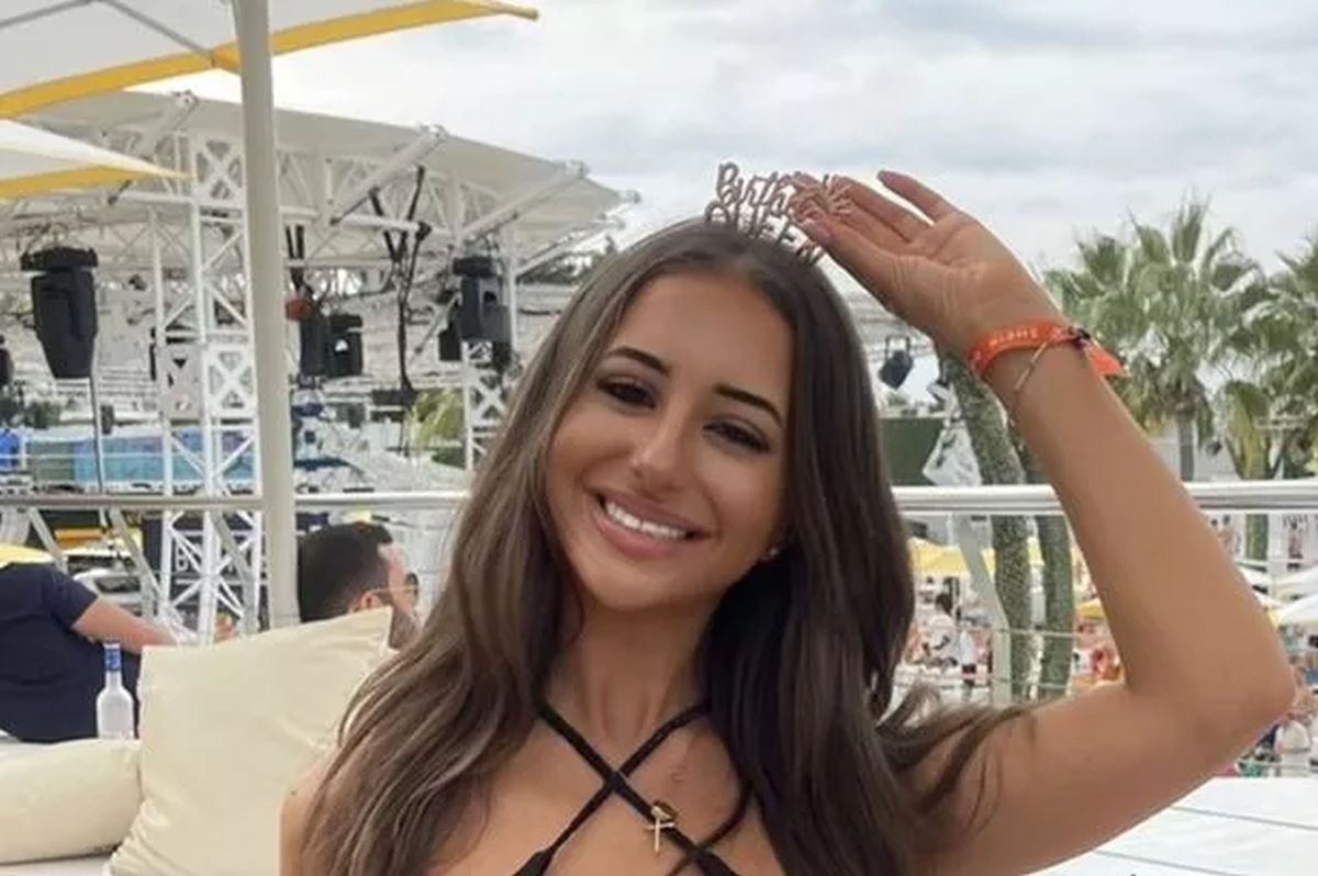 Daniella minte bărbații că e virgină ca să ajungă în pat cu ei! „Îmi place să mă comport ca Fecioara Maria!”