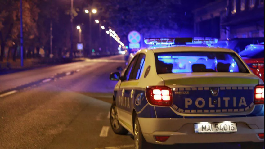 Urmărire pe străzile din Iași. Un șofer a încercat să fugă de agenții care îi erau pe urme, pentru că nu avea permis de conducere