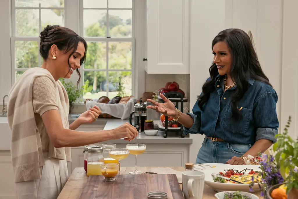Scandal în bucătăria lui Meghan! Mindy Kaling, prinsă în furtuna reacțiilor după ce a corectat-o pe ducesă