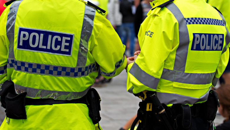 Poliția britanică a fost „prinsă în ambuscadă” și atacată violent de un grup de români în Gateshead