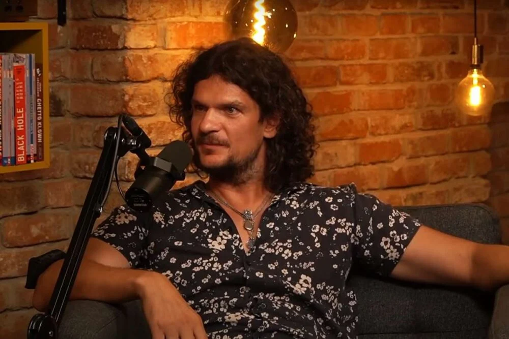 Crima care putea fi prevenită! Tudor Chirilă acuză tăcerea autorităților: „Un copil va rămâne marcat pe viață de imaginea terifiantă a mamei sale care se prăbușește în sânge”