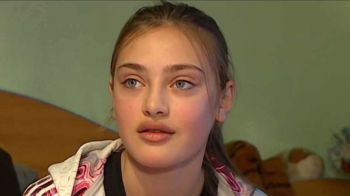 „Păpușa de la Glina” ar fi devenit mamă la doar 17 ani! Cum au reacționat internauții, după ce au aflat că Adina Asăvoaiei a născut în secret