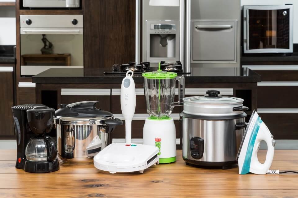 Ce electrocasnice trebuie să scoți din priză! Consumă curent chiar și atunci când nu le folosești