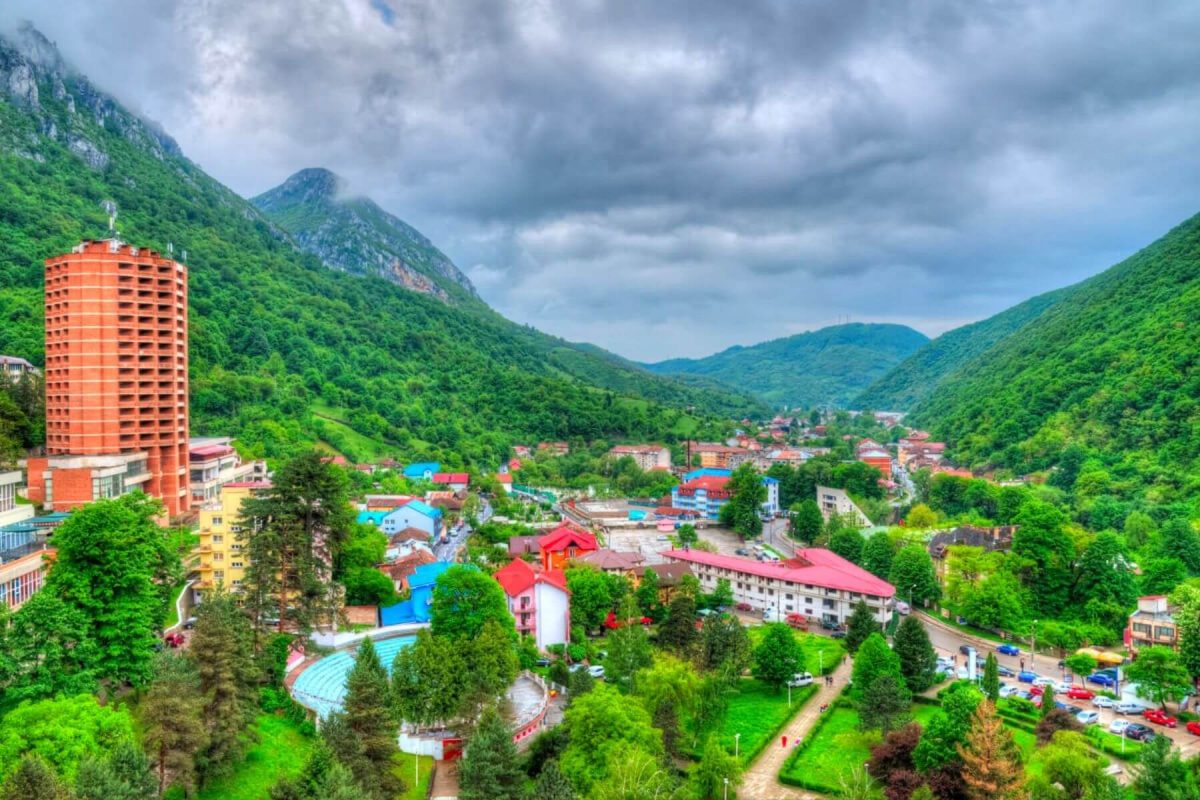 Băile Herculane, tratament pentru pensionari. Ce alte stațiuni balneare poți vizita în România