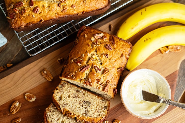 Prăjitură tradițională cu mere și banana bread de post. Cum să pregătești cele mai savuroase deserturi în câțiva pași simpli
