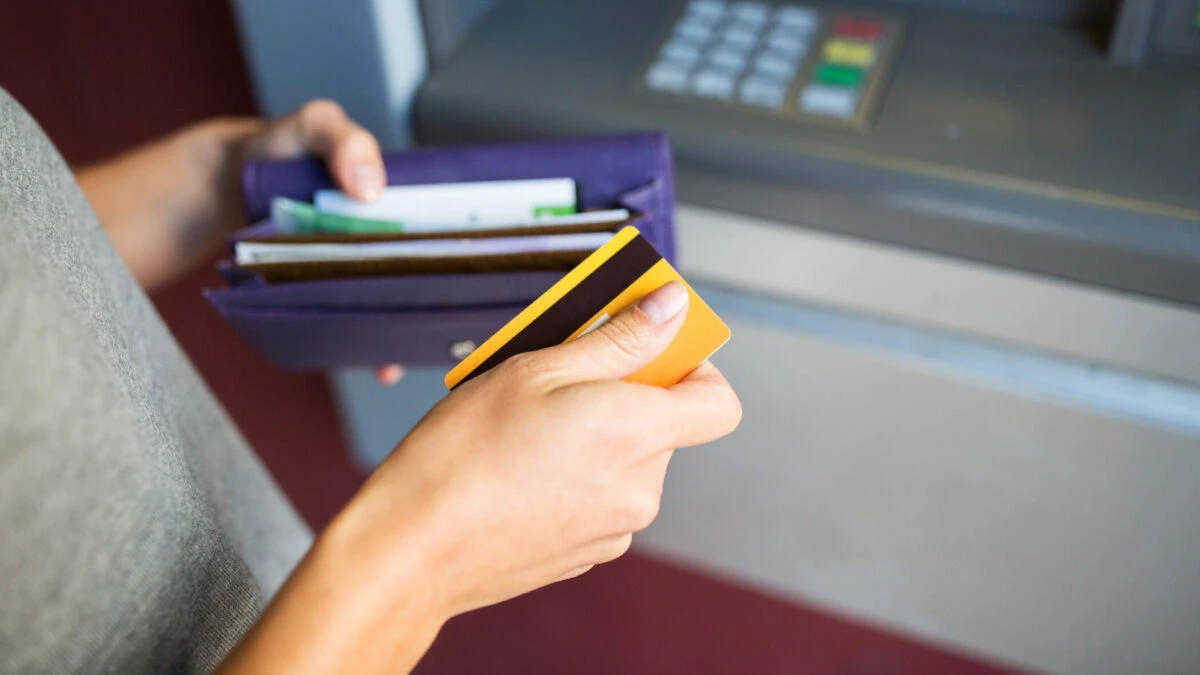 Dispar bancomatele din România! Cu ce vor fi înlocuite ATM-urile