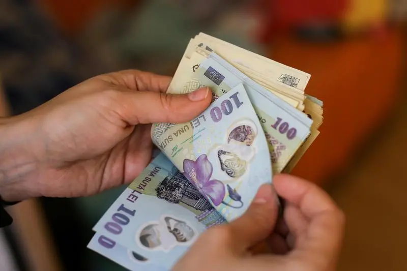 S-a dat lege! Angajații de la stat și privat pot lucra doar șase ore pe zi și vor primi salariul integral