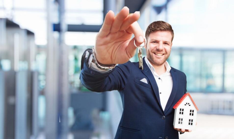 Ce presupune achiziționarea unei francize imobiliare: Pași concreți