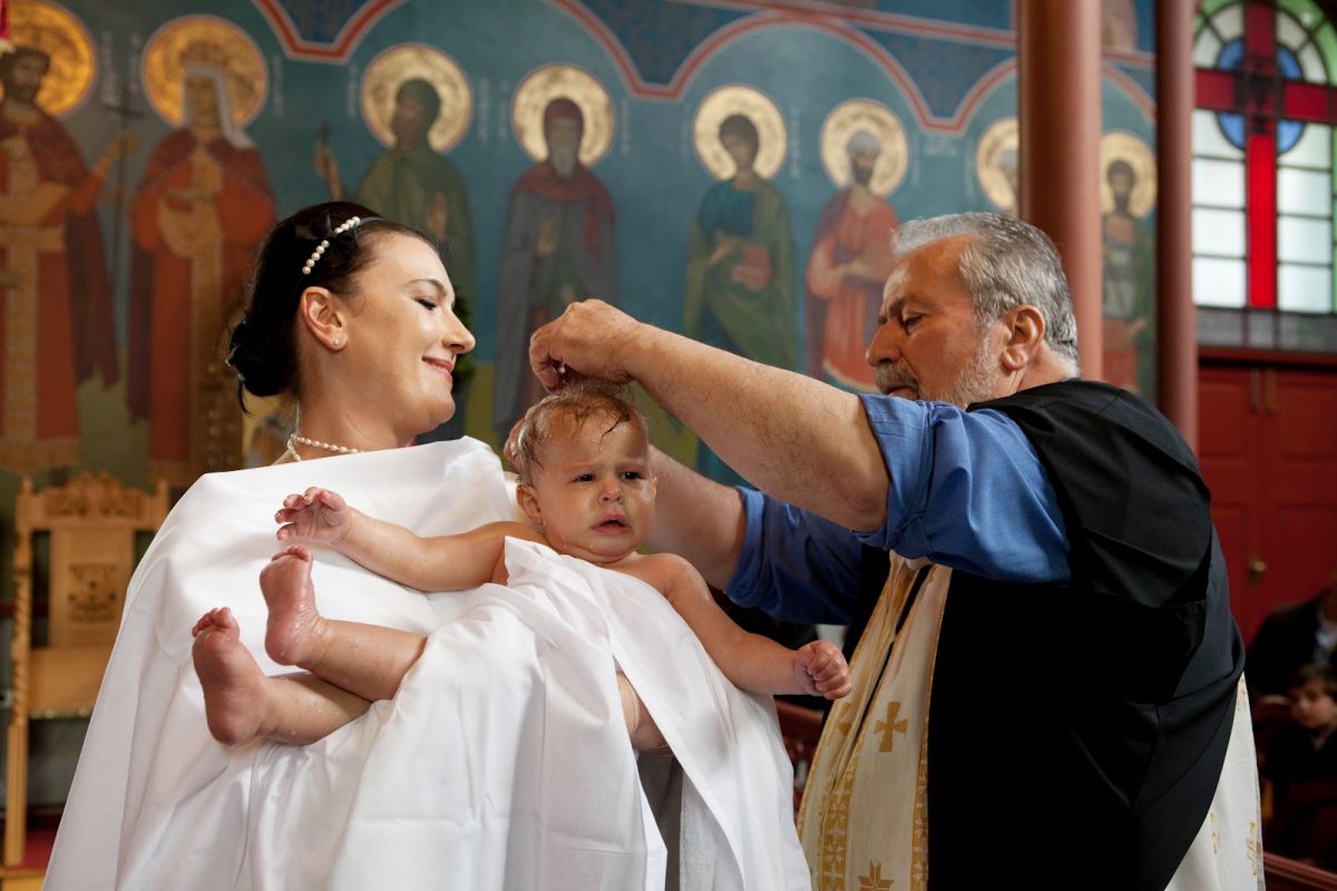 Ce spune nașa la scăldătoare? Care sunt îndatoririle nașilor