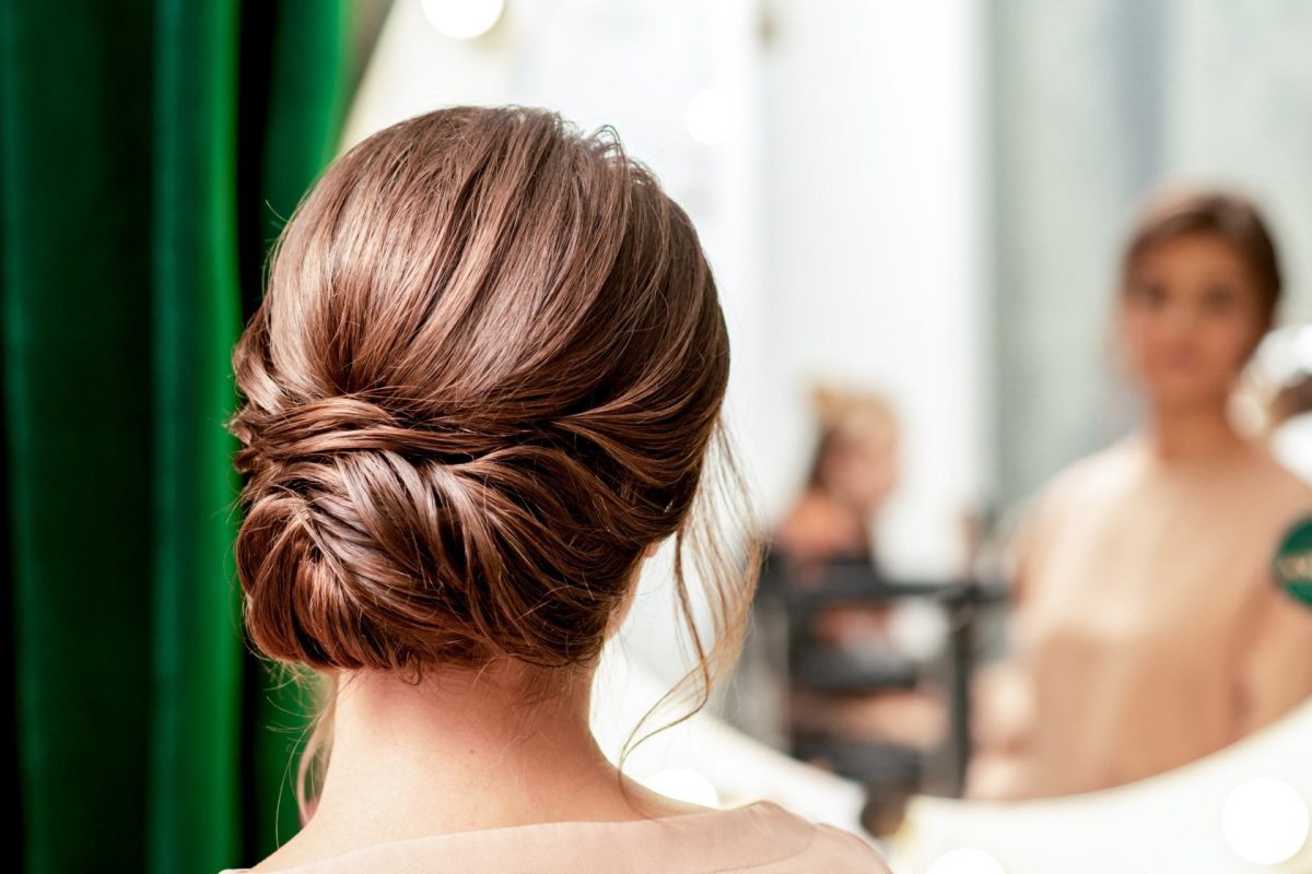 Cocuri elegante de seară. Transformă-ți look-ul cu stil și simplitate
