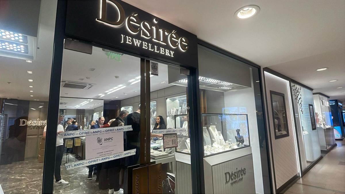 Comisarii ANPC au confiscat de la magazinul de bijuterii Desiree Jewellery peste 4 kilograme de aur și peste 90 de inele cu diamant! „Brățările conțineau și alt metal”