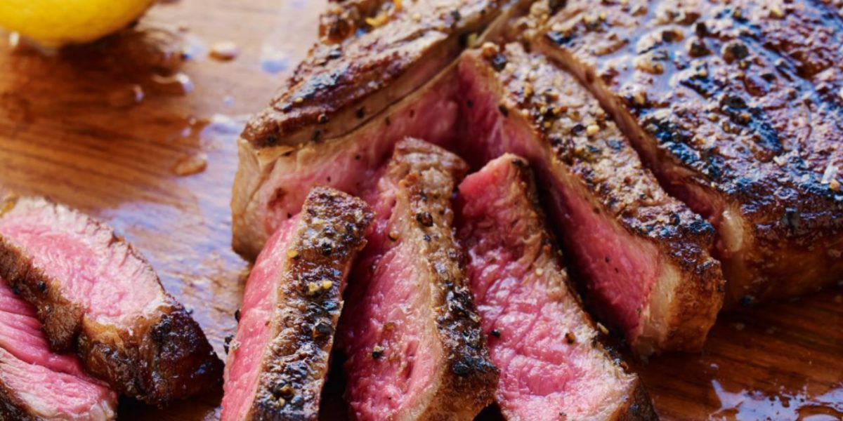 Câtă proteină trebuie să consumi zilnic pentru o sănătate optimă? Sfaturi de la experți