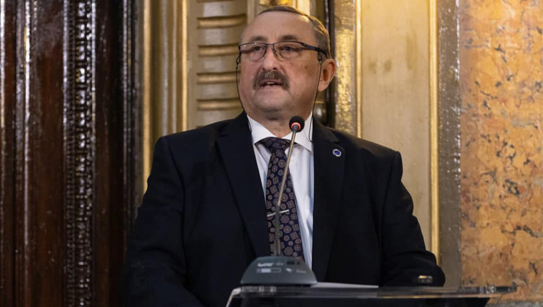 Senatorul Dan Cașcaval: „V-ați imagina viața fără telefon?” (P)