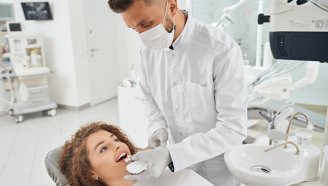 De ce să alegi o clinică stomatologică în locul unui cabinet obișnuit?