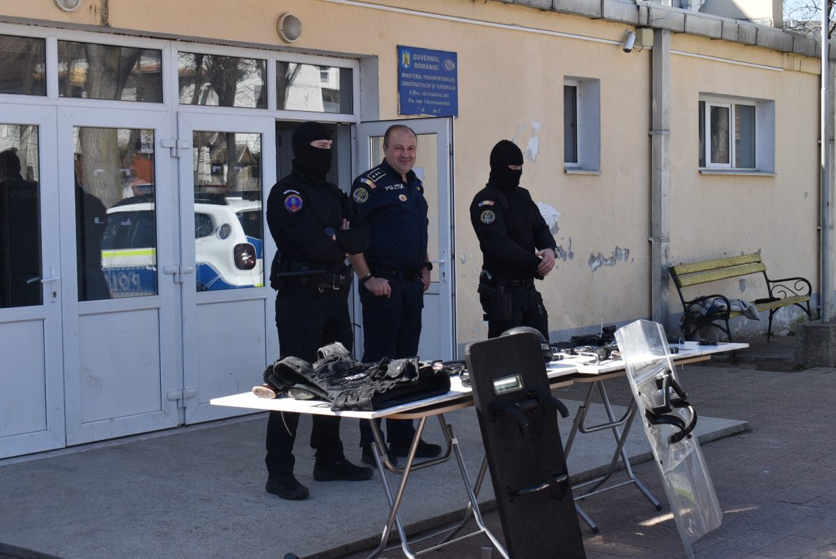 Poliția Română marchează 203 ani de la înființare prin activități educaționale în Târgu Frumos și Podu Iloaiei