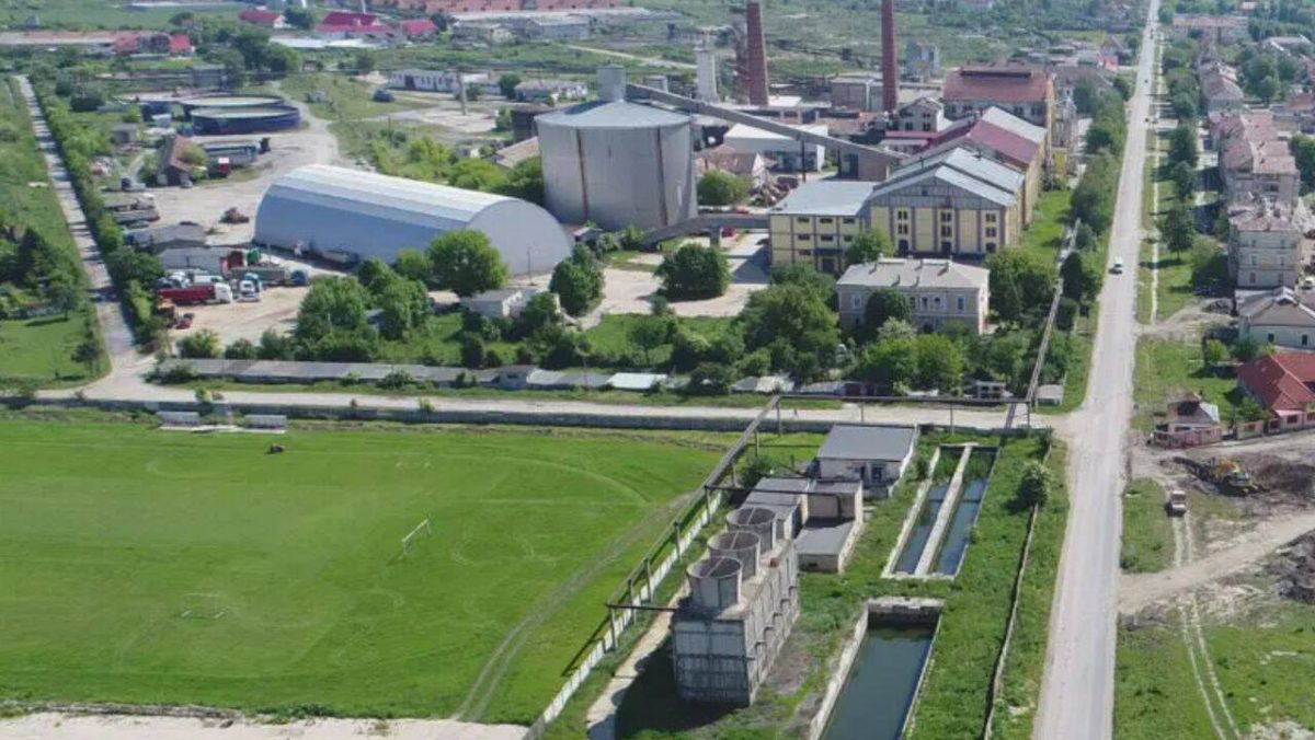 Fabrica de zahăr Bod ar putea fi închisă. Președintele SINDALIMENTA: „Se cumpără zahăr din Ucraina cu eticheta Bod. Compania va fi îngropată pentru a face loc imobiliarelor”